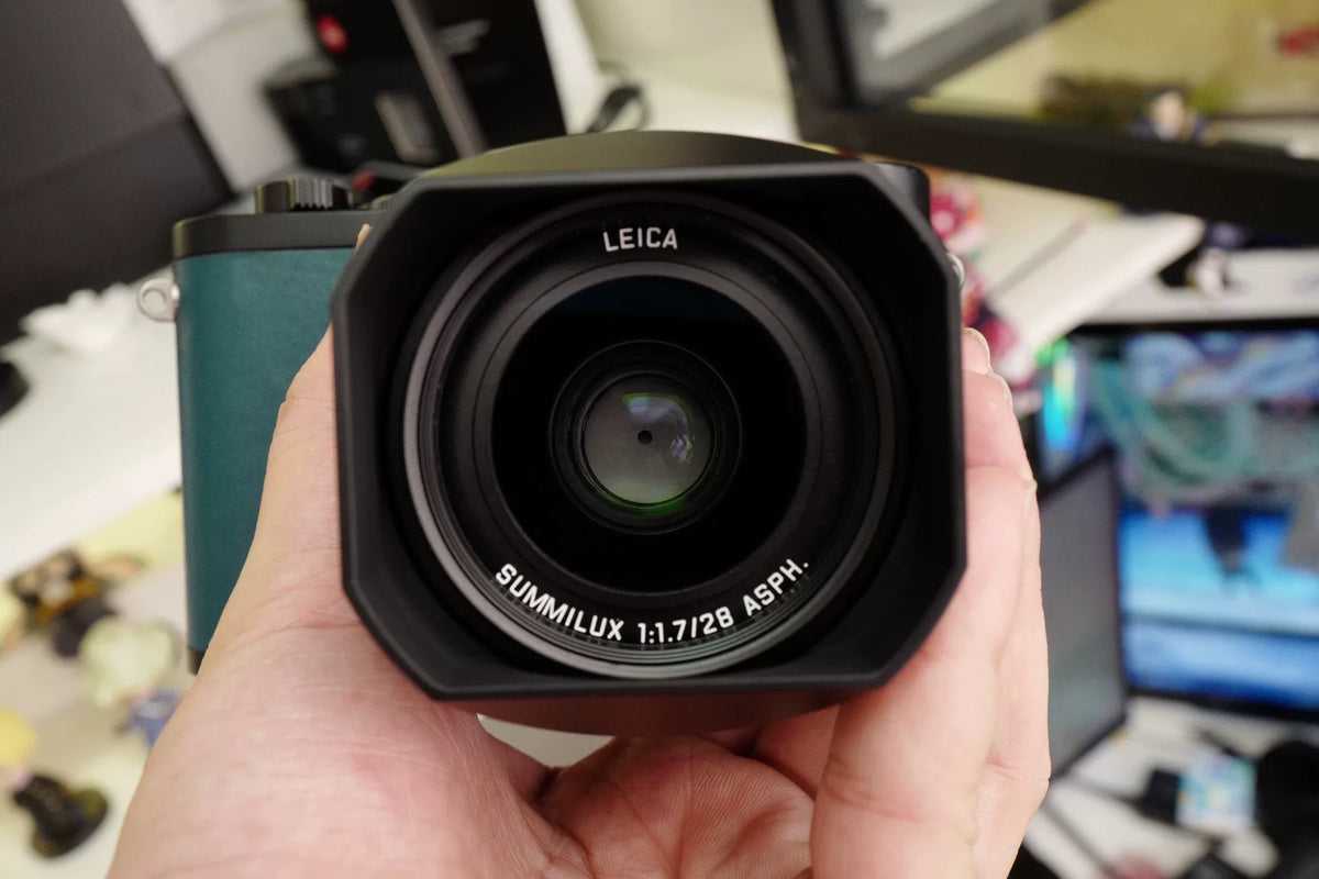 [Pre-owned] Leica Q2 — Pine Green Special Edition with Thumb Grip