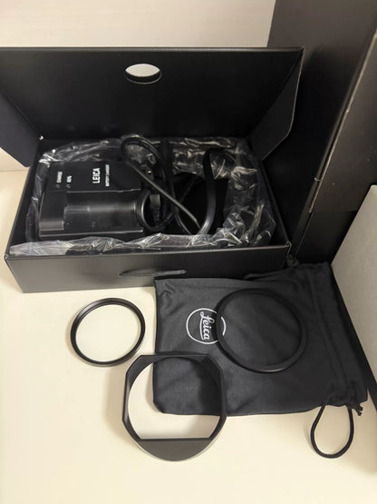 [Pre-owned] Leica Q2 (Typ 4889) — Burgundy Red with Box
