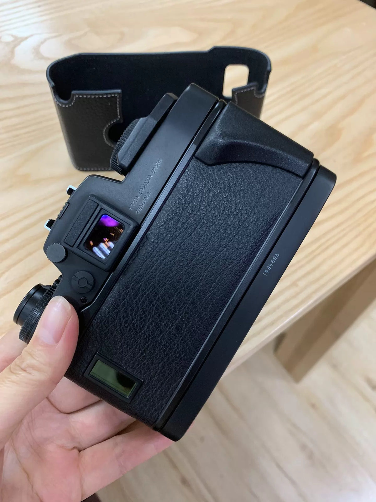 [Pre-owned] Leica R7 — Body Only, Made in Germany