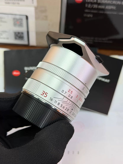 [Unused] Leica Summicron-M 35mm f/2 ASPH Silver (11674) — Complete with Box