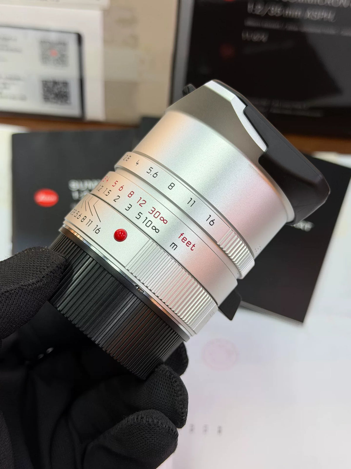 [Unused] Leica Summicron-M 35mm f/2 ASPH Silver (11674) — Complete with Box