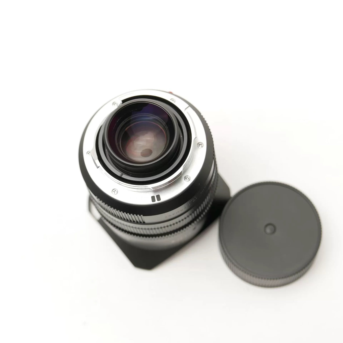 [Pre-owned] Leica Summilux-M 24mm f/1.4 ASPH Black — with Hood, No Box