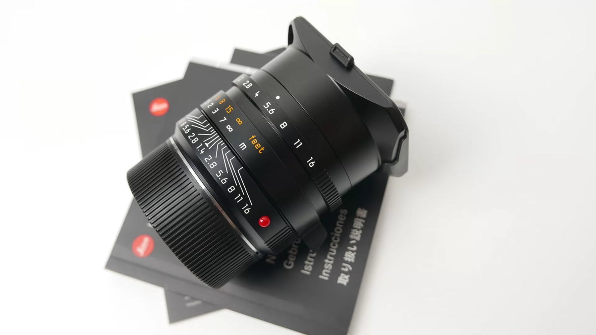 [Pre-owned] Leica Summilux-M 35mm f/1.4 ASPH Black (11663) — Boxed with Hood and Case