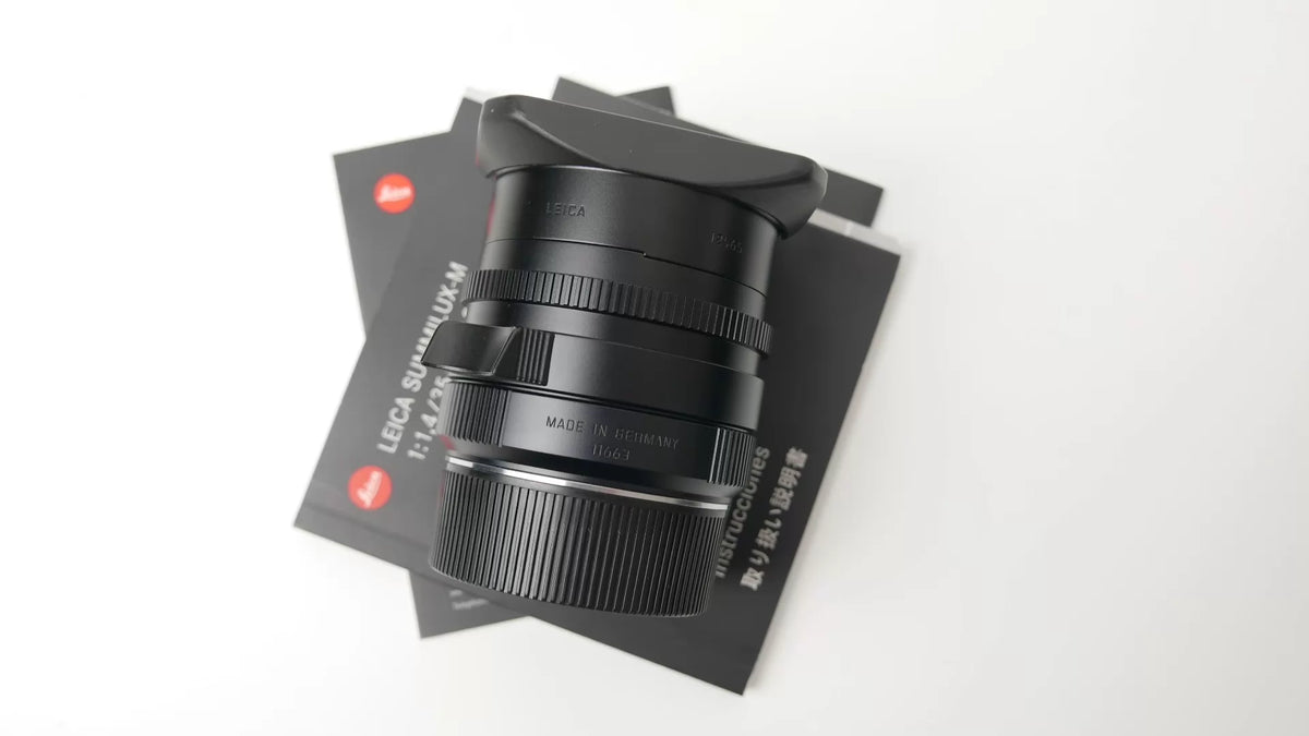 [Pre-owned] Leica Summilux-M 35mm f/1.4 ASPH Black (11663) — Boxed with Hood and Case