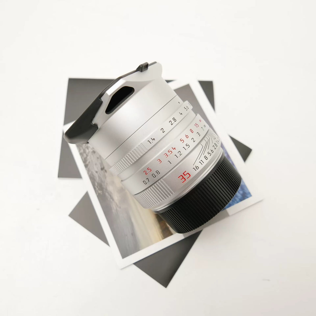 [Pre-owned] Leica Summilux-M 35mm f/1.4 ASPH Silver (11675) — Boxed with Hood and Case