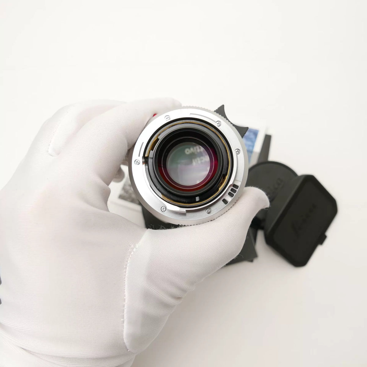 [Pre-owned] Leica Summilux-M 35mm f/1.4 ASPH Silver (11675) — Boxed with Hood and Case