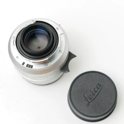 [Pre-owned] Leica Summilux-M 35mm f/1.4 ASPH Silver (11727) — Close-Focus Version, Boxed