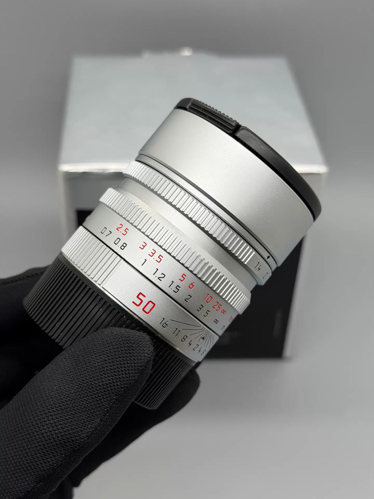 [Pre-owned] Leica Summilux-M 50mm f/1.4 ASPH Silver Chrome (11892) — with Box
