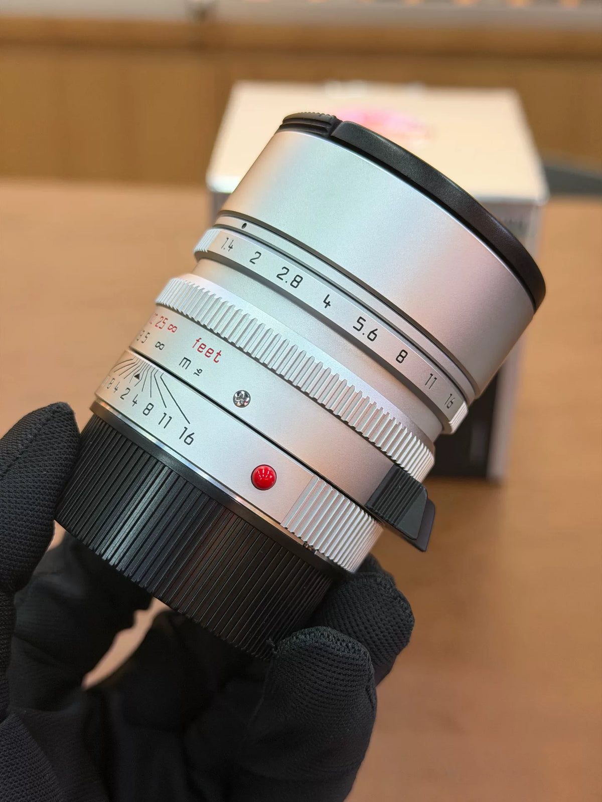 [Pre-owned] Leica Summilux-M 50mm f/1.4 ASPH Silver Chrome (11892) — with Box