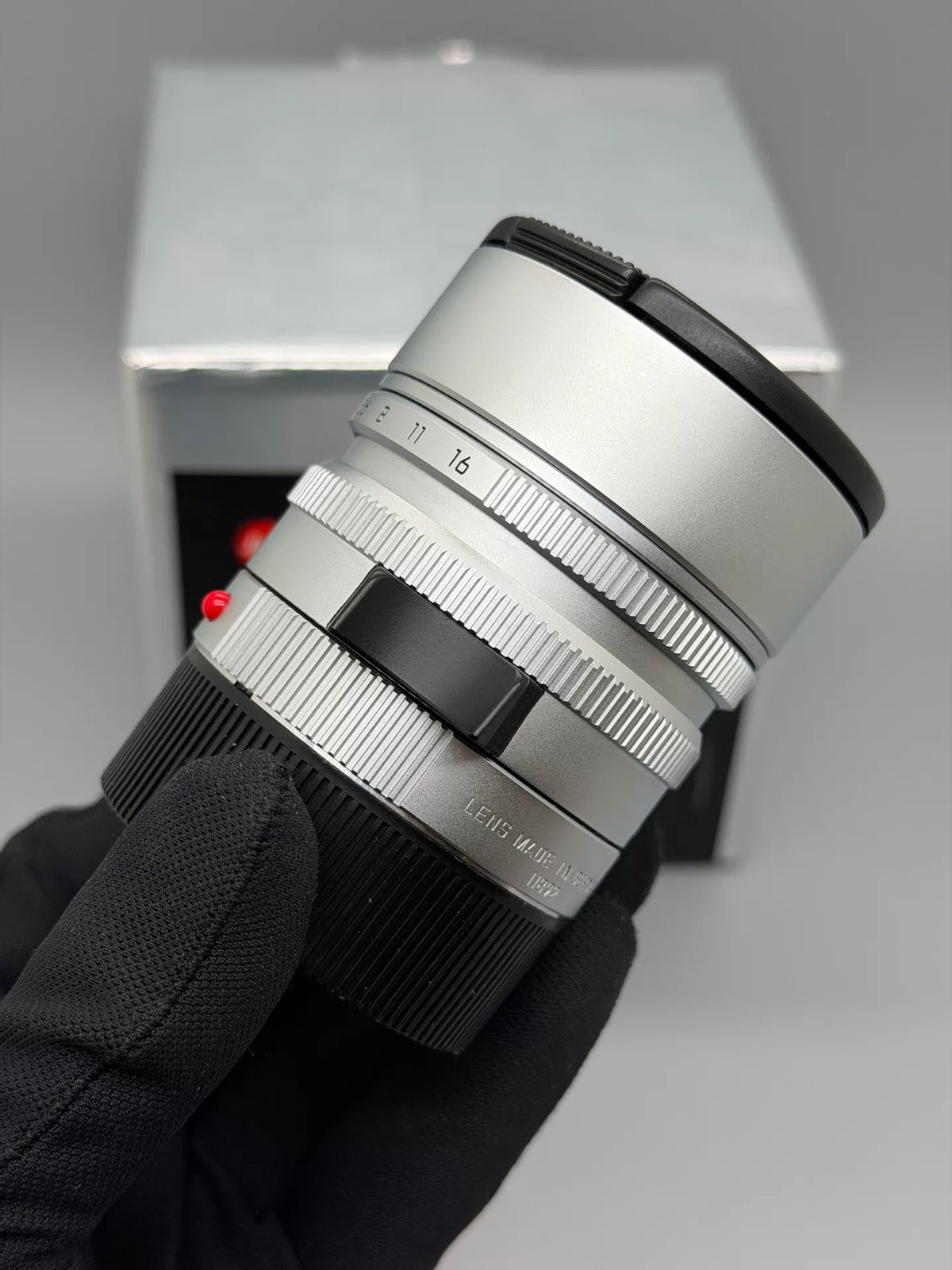 [Pre-owned] Leica Summilux-M 50mm f/1.4 ASPH Silver Chrome (11892) — with Box
