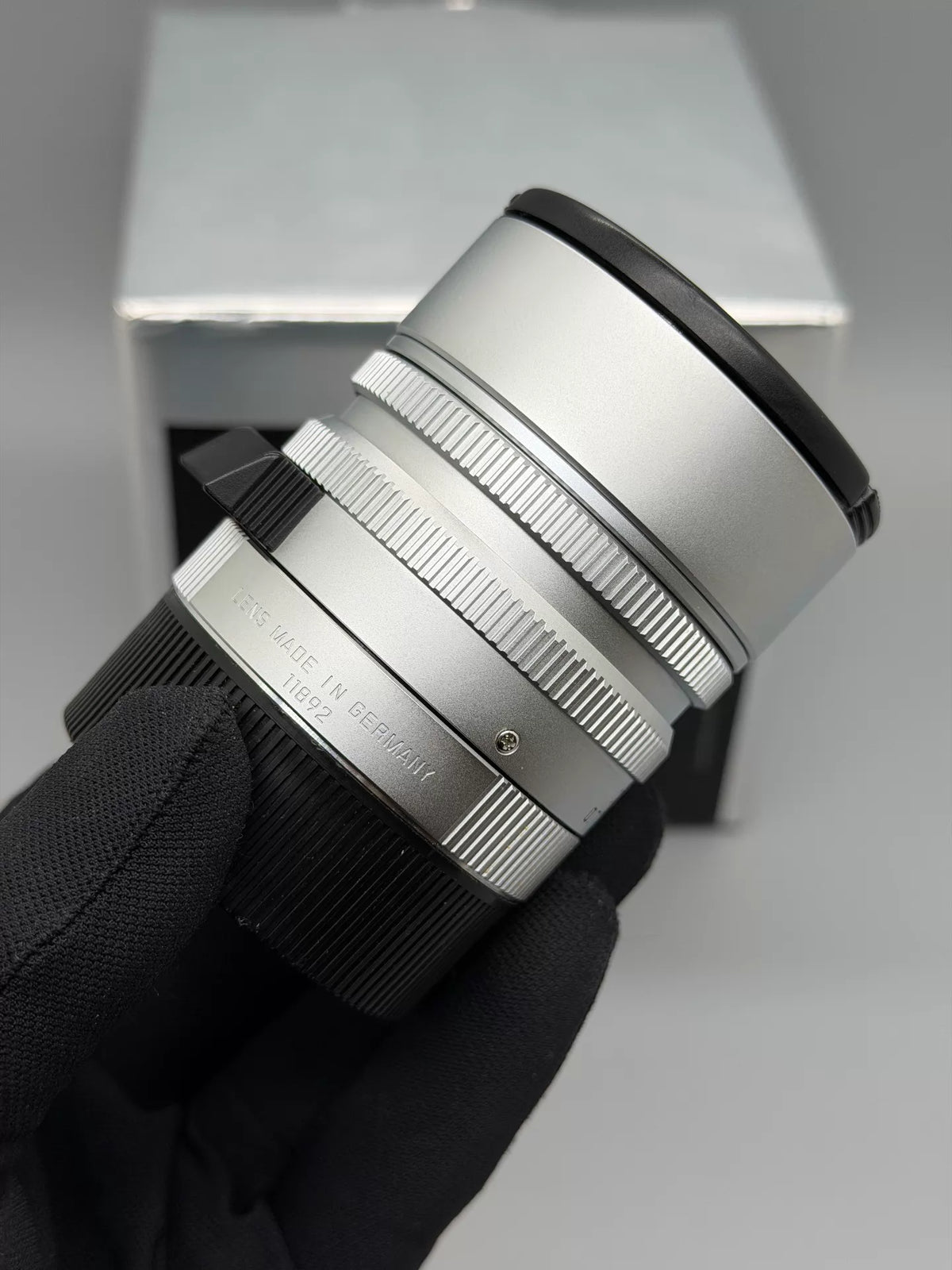 [Pre-owned] Leica Summilux-M 50mm f/1.4 ASPH Silver Chrome (11892) — with Box