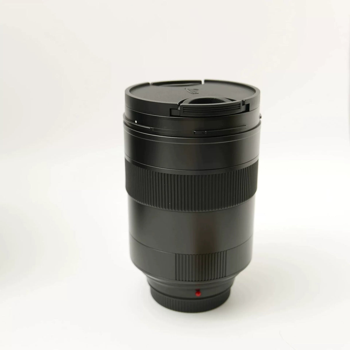 [Pre-owned] Leica Summilux-SL 50mm f/1.4 ASPH (11180) — Boxed with Hood