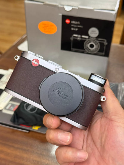 [Unused] Leica X1 BMW Edition — Bordeaux, Complete Packaging