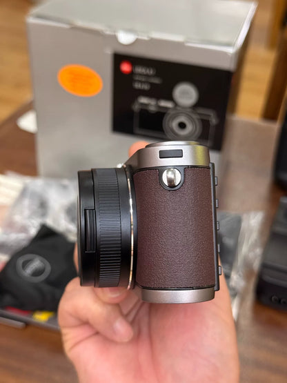 [Unused] Leica X1 BMW Edition — Bordeaux, Complete Packaging