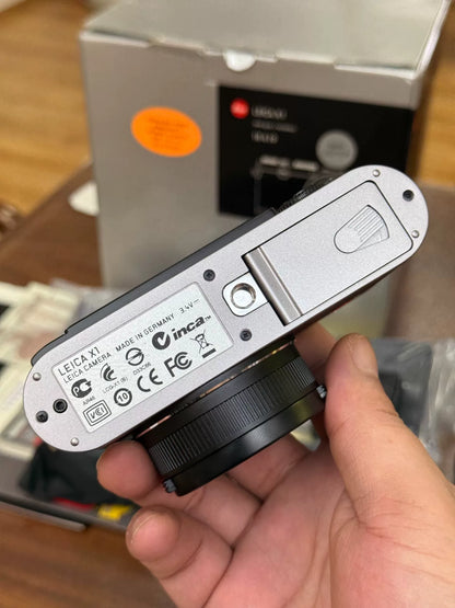 [Unused] Leica X1 BMW Edition — Bordeaux, Complete Packaging