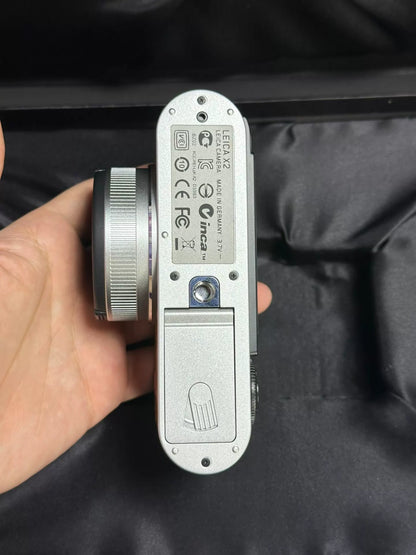 [Pre-owned] Leica X2 — Ostrich Leather Limited Edition, with Box