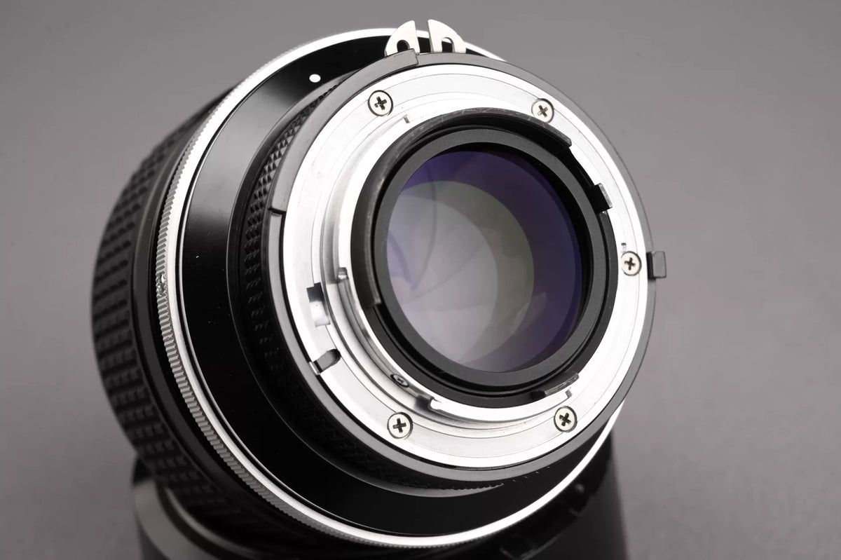 [Pre-owned] Nikon Ai-S Nikkor 85mm f/1.4 — with Lens Hood