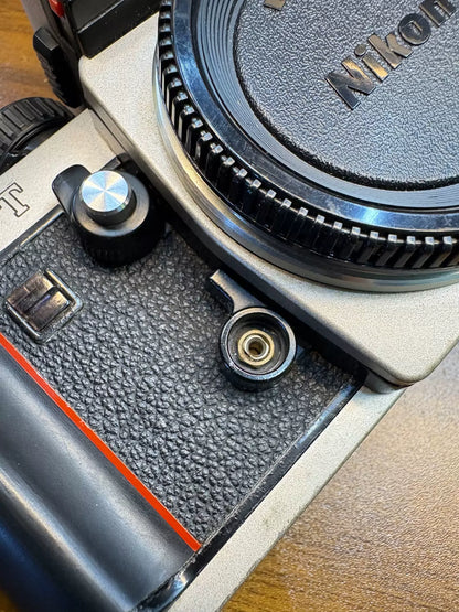 [Pre-owned] Nikon F3/T — with Nikkor ED 180mm f/2.8 Lens