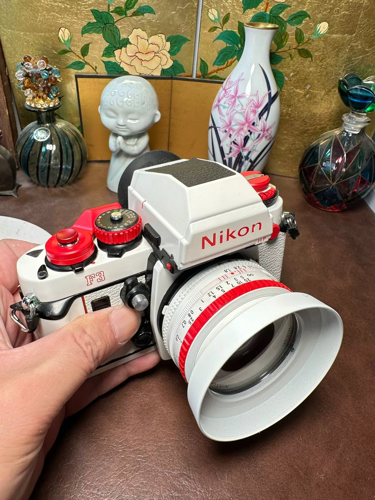 [Pre-owned] Nikon F3HP — Repainted White, with AI-S 50mm f/1.8 Lens