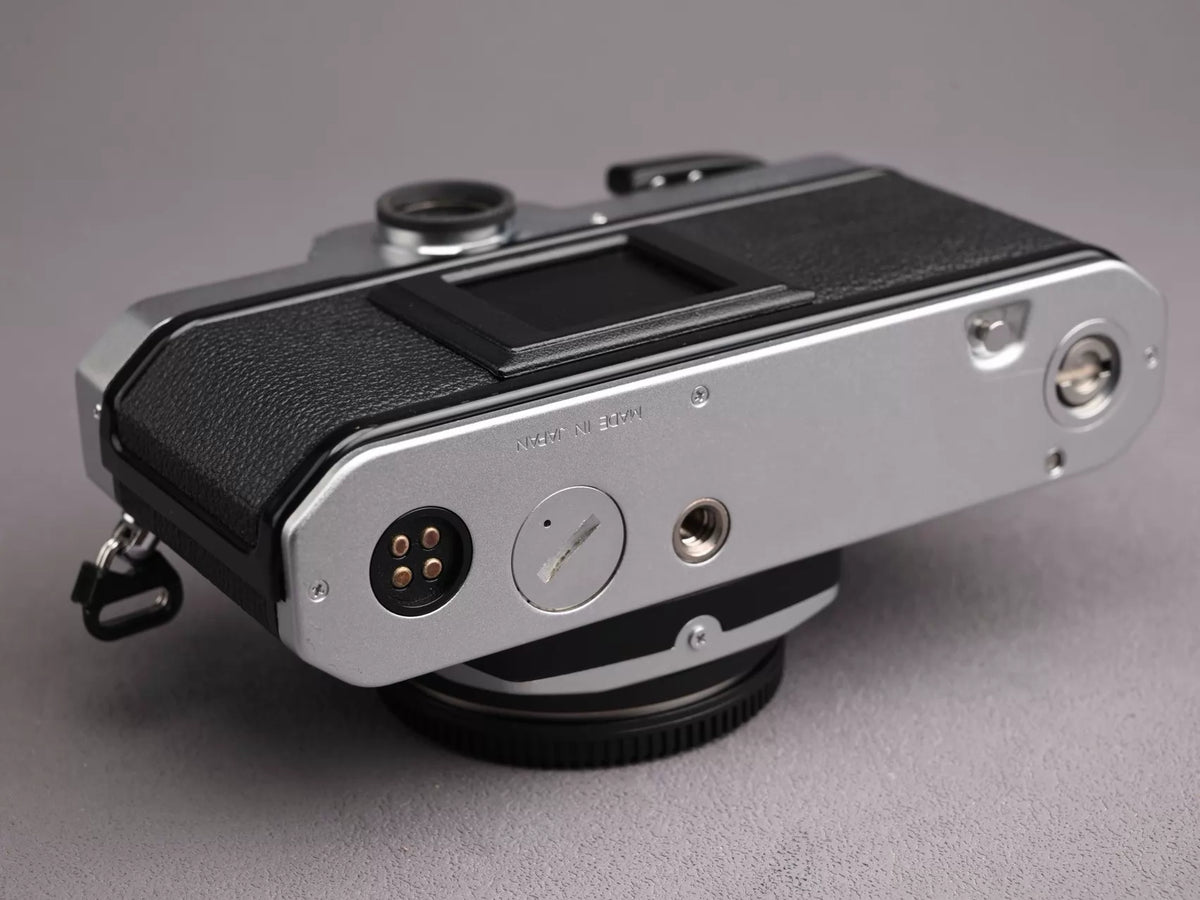 [Pre-owned] Nikon FM2 — Silver Body Only