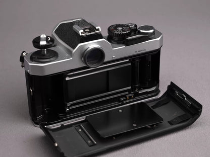 [Pre-owned] Nikon FM2 — Silver Body Only