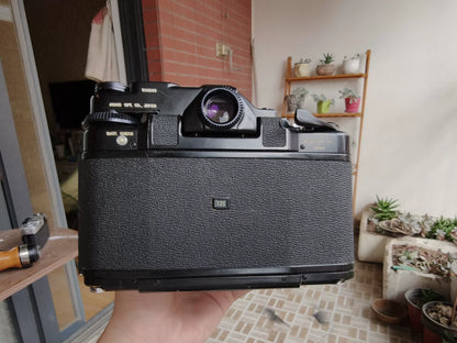 [Pre-owned] Pentax 6x7 — with SMC 165mm f/2.8, Grip and Split-Image Screen