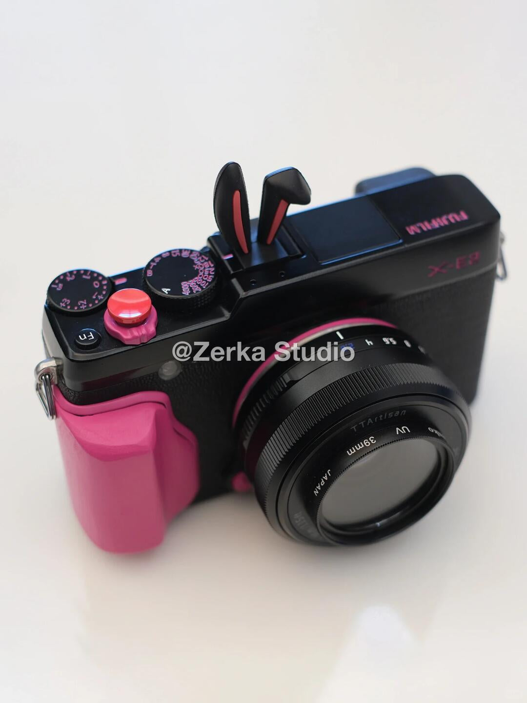 [Made to Order] Fujifilm X-E2 【Fuchsia Noir】#243